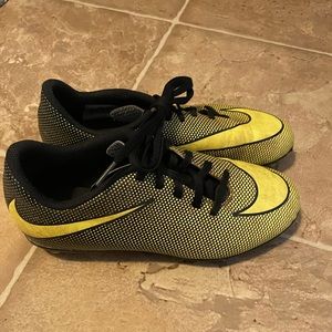 Nike yellow youth sz 4 cleats
